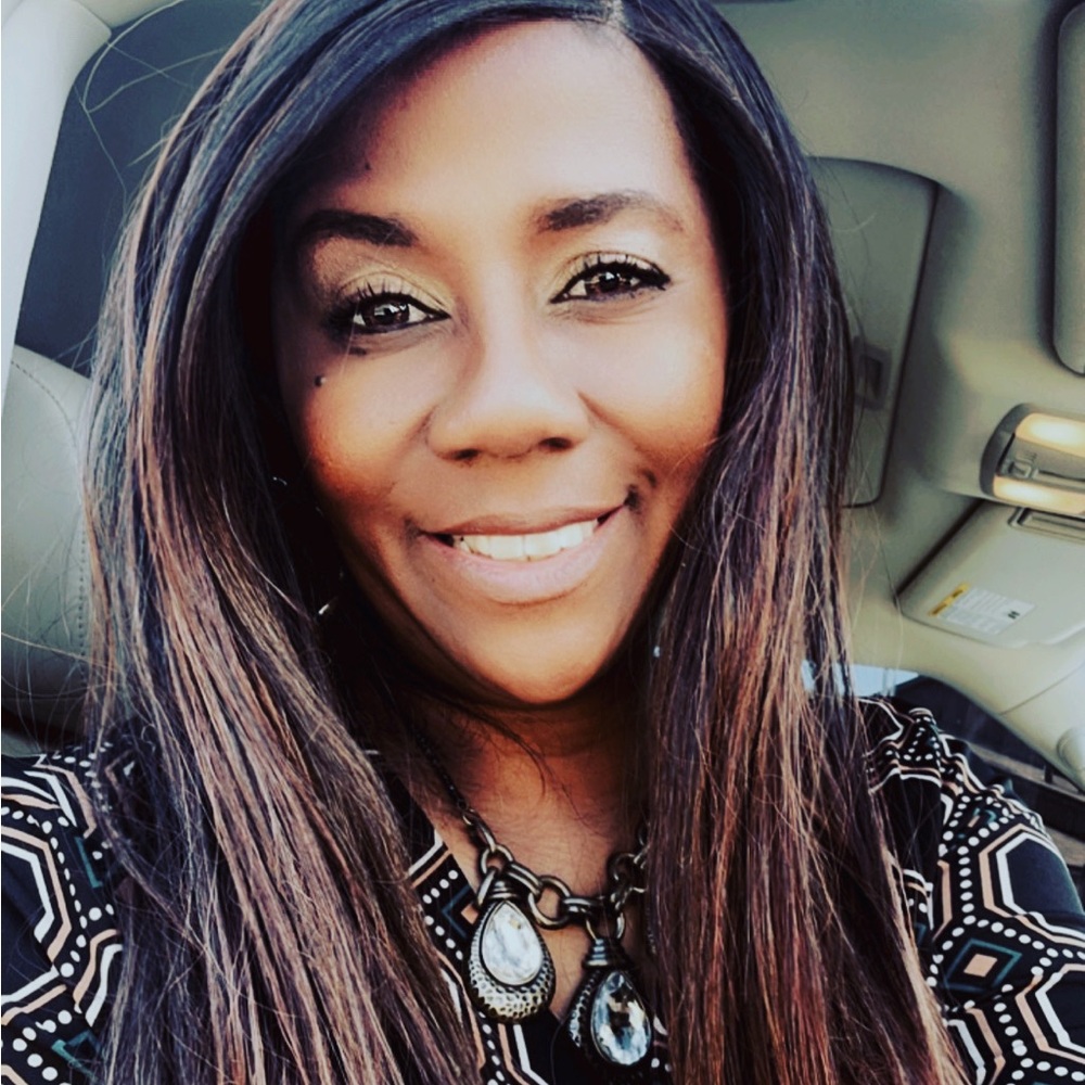 Meet your Posher, Yolanda